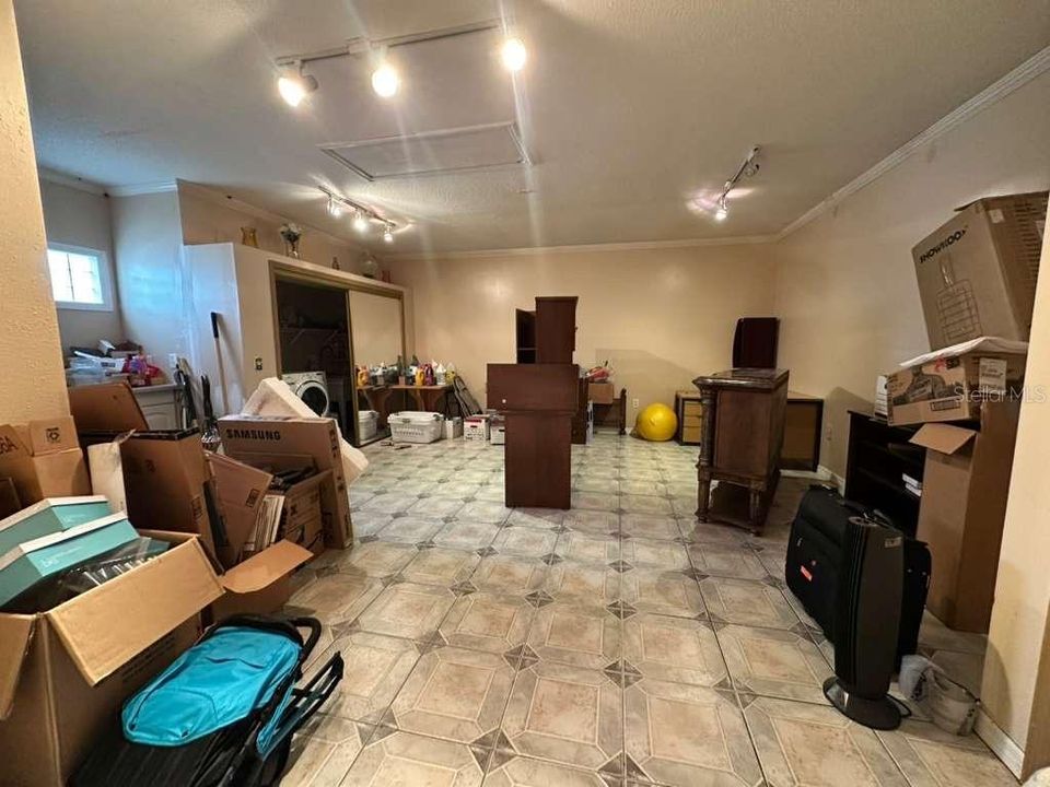 For Sale: $349,990 (4 beds, 2 baths, 2763 Square Feet)