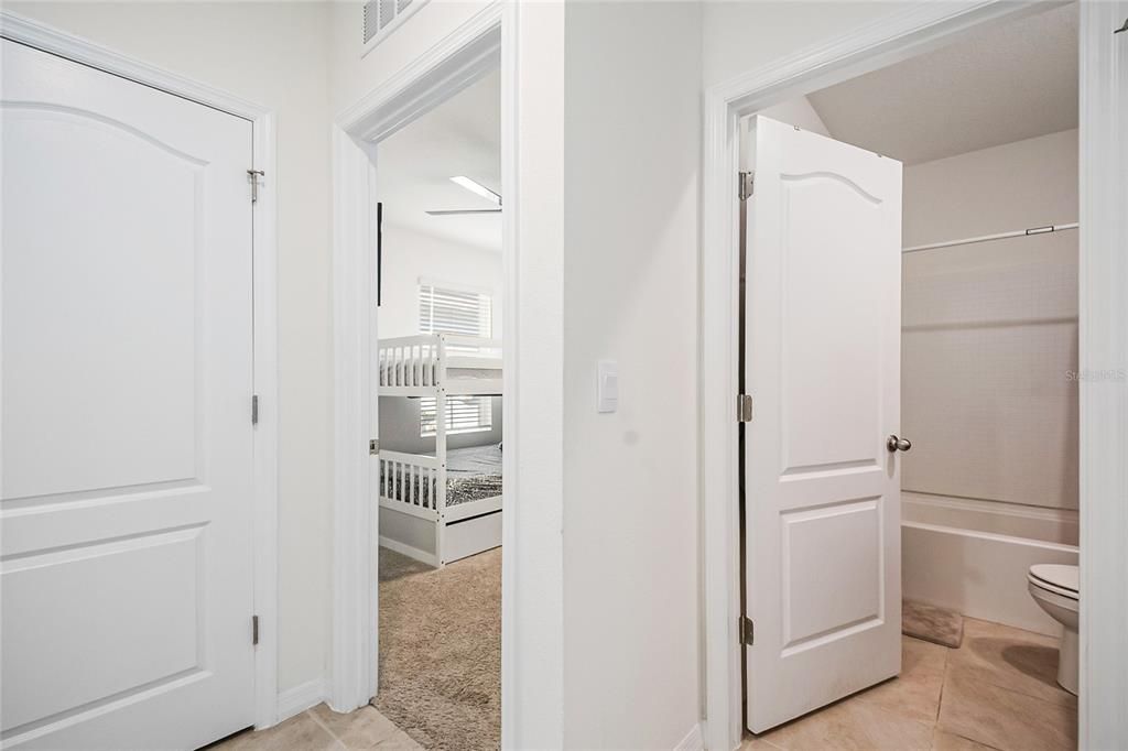 For Sale: $380,000 (3 beds, 2 baths, 1516 Square Feet)