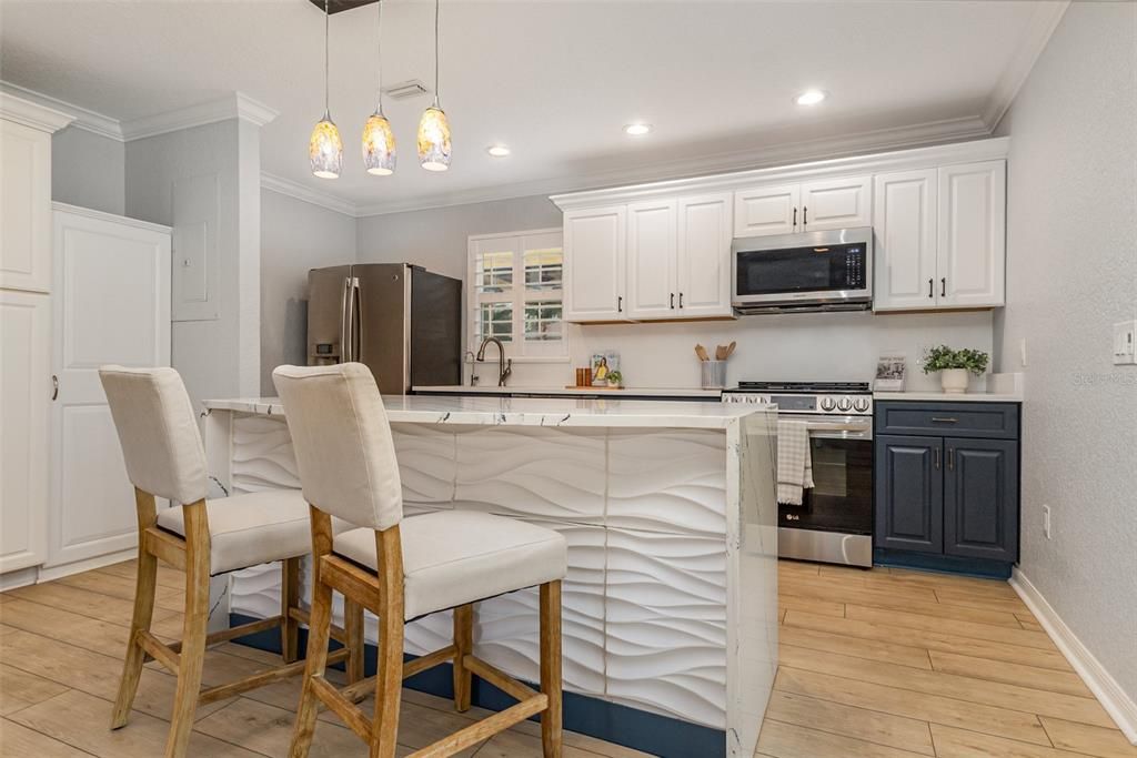 For Sale: $315,000 (1 beds, 1 baths, 864 Square Feet)