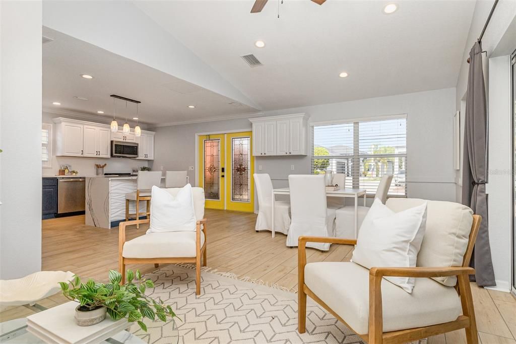 For Sale: $315,000 (1 beds, 1 baths, 864 Square Feet)