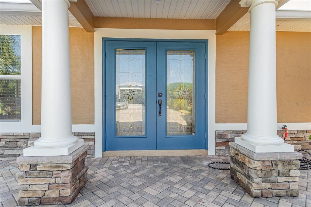 For Sale: $315,000 (1 beds, 1 baths, 864 Square Feet)