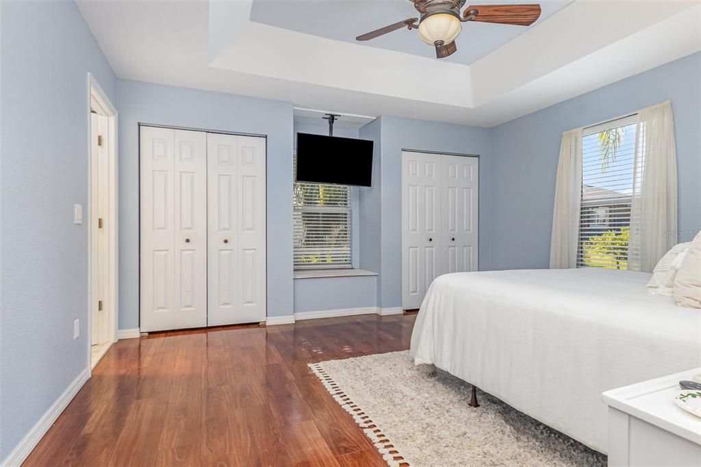 For Sale: $315,000 (1 beds, 1 baths, 864 Square Feet)