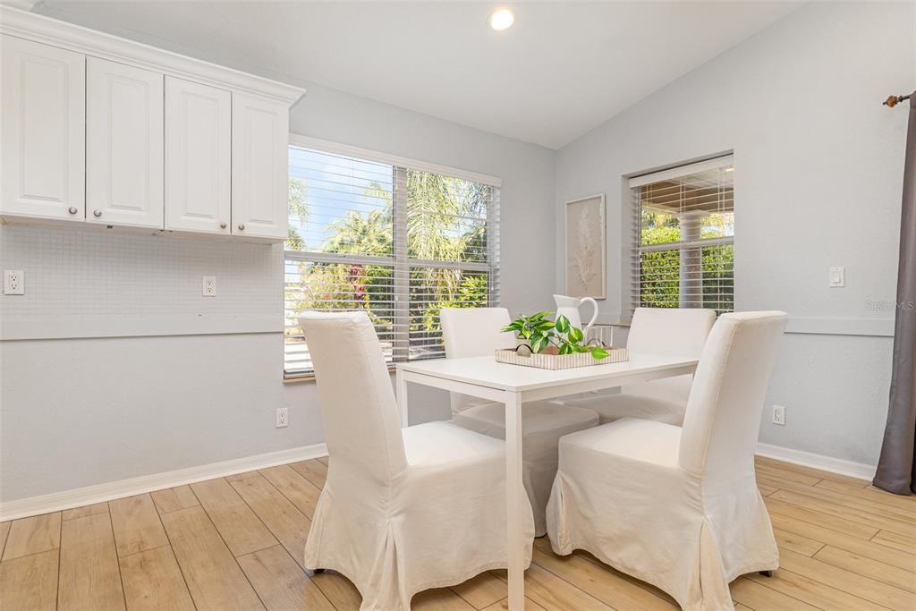 For Sale: $315,000 (1 beds, 1 baths, 864 Square Feet)