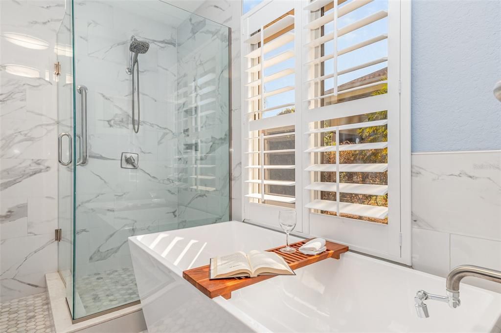 For Sale: $315,000 (1 beds, 1 baths, 864 Square Feet)