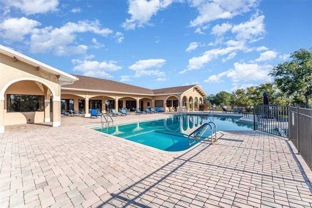 For Sale: $315,000 (1 beds, 1 baths, 864 Square Feet)