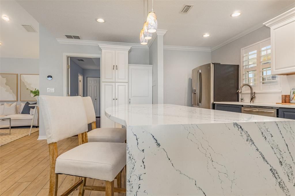 For Sale: $315,000 (1 beds, 1 baths, 864 Square Feet)