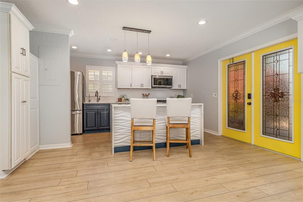 For Sale: $315,000 (1 beds, 1 baths, 864 Square Feet)