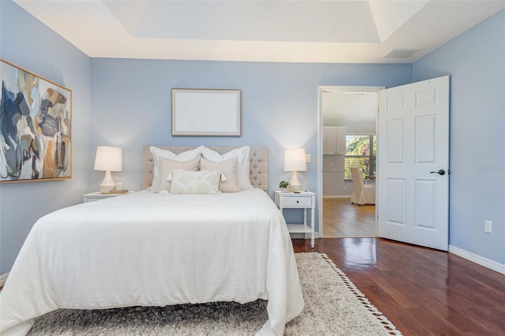 For Sale: $315,000 (1 beds, 1 baths, 864 Square Feet)