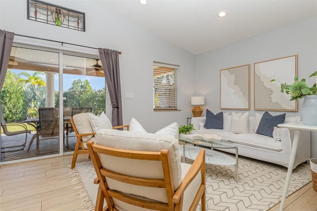 For Sale: $315,000 (1 beds, 1 baths, 864 Square Feet)