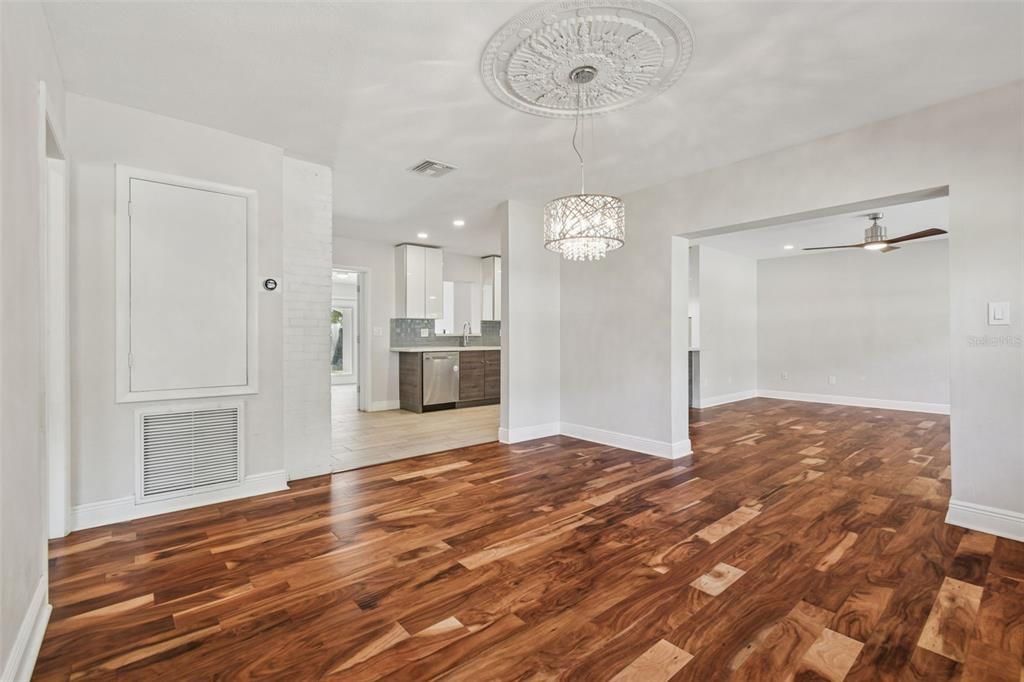 На продажу: $525,000 (4 спален, 2 ванн, 2149 Квадратных фут)