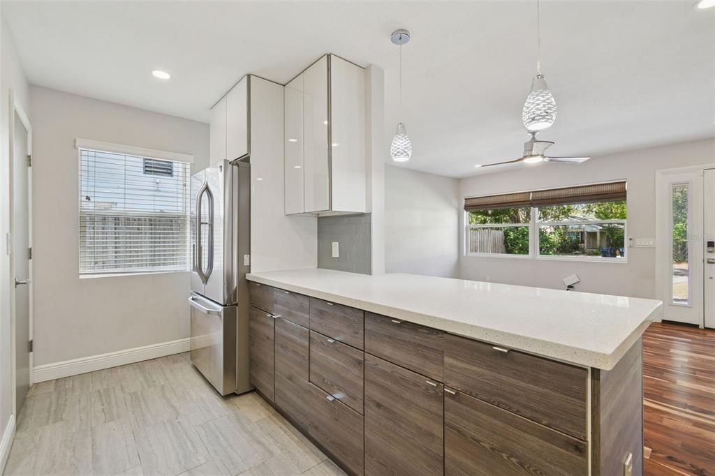 На продажу: $525,000 (4 спален, 2 ванн, 2149 Квадратных фут)