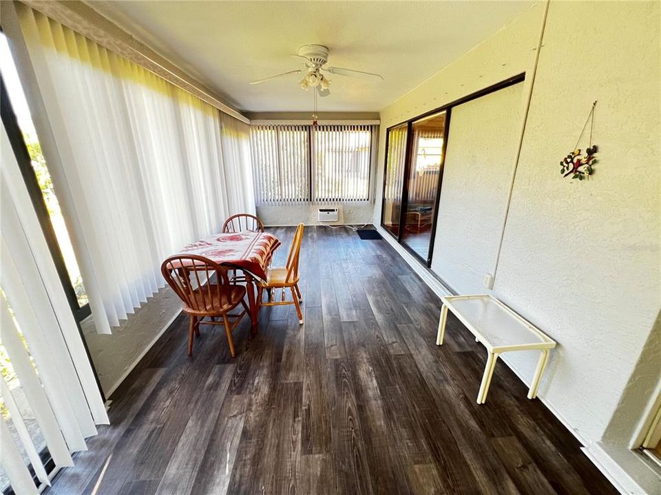 Под контрактом: $235,000 (3 спален, 2 ванн, 1661 Квадратных фут)