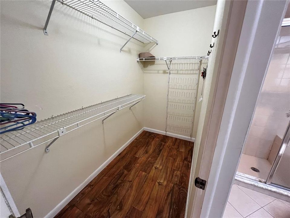 Под контрактом: $235,000 (3 спален, 2 ванн, 1661 Квадратных фут)