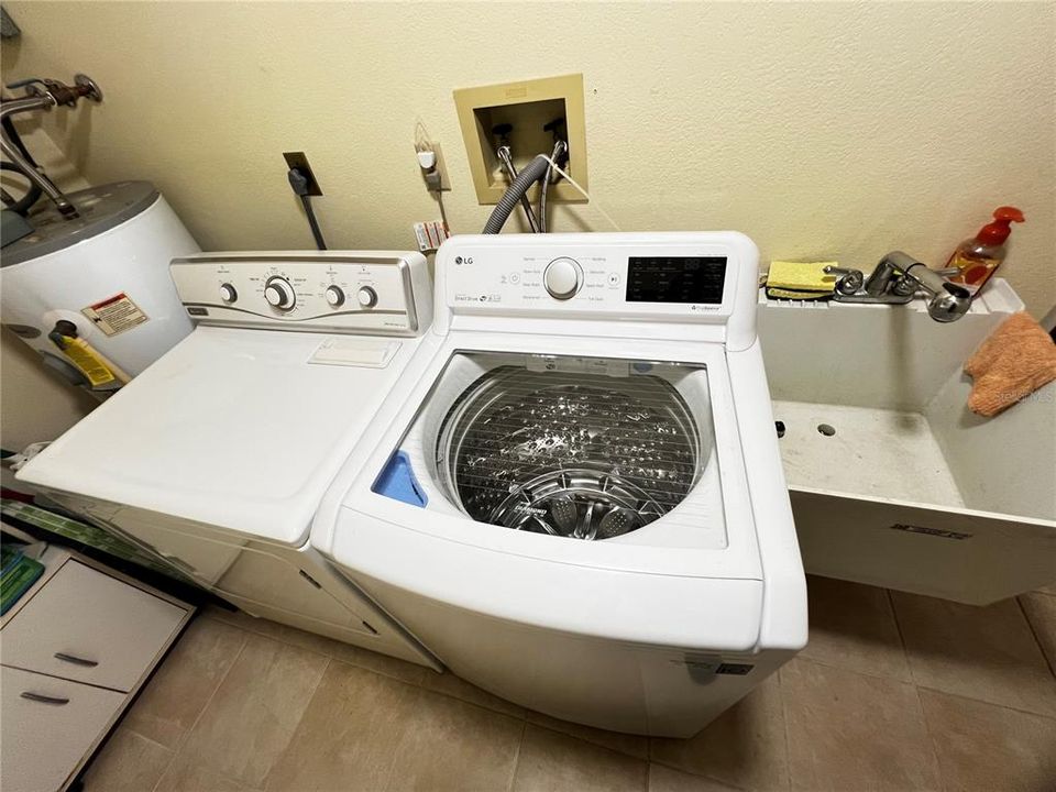 Под контрактом: $235,000 (3 спален, 2 ванн, 1661 Квадратных фут)