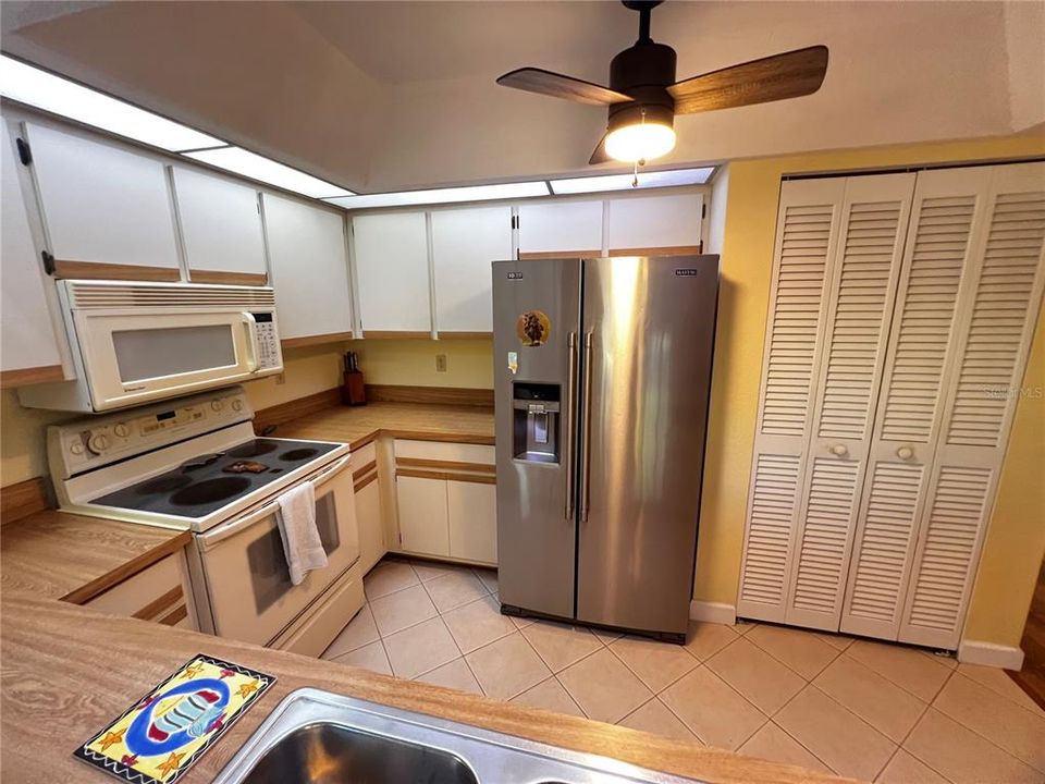 Под контрактом: $235,000 (3 спален, 2 ванн, 1661 Квадратных фут)