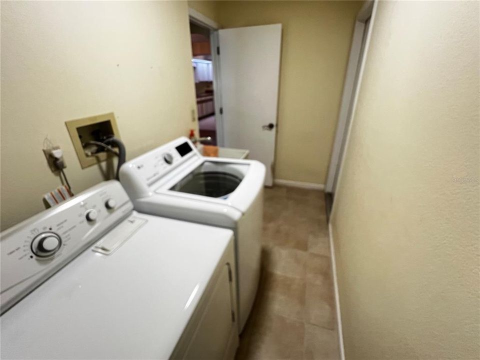 Под контрактом: $235,000 (3 спален, 2 ванн, 1661 Квадратных фут)