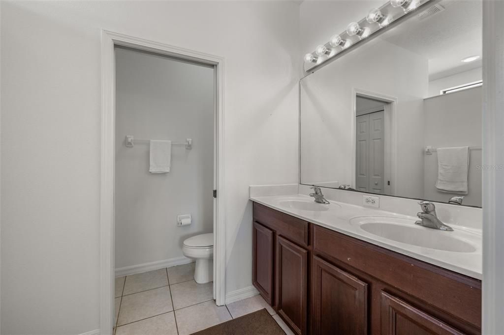 En Venta: $329,000 (3 camas, 2 baños, 1663 Pies cuadrados)