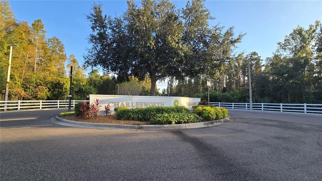 For Rent: $1,900 (3 beds, 2 baths, 1306 Square Feet)