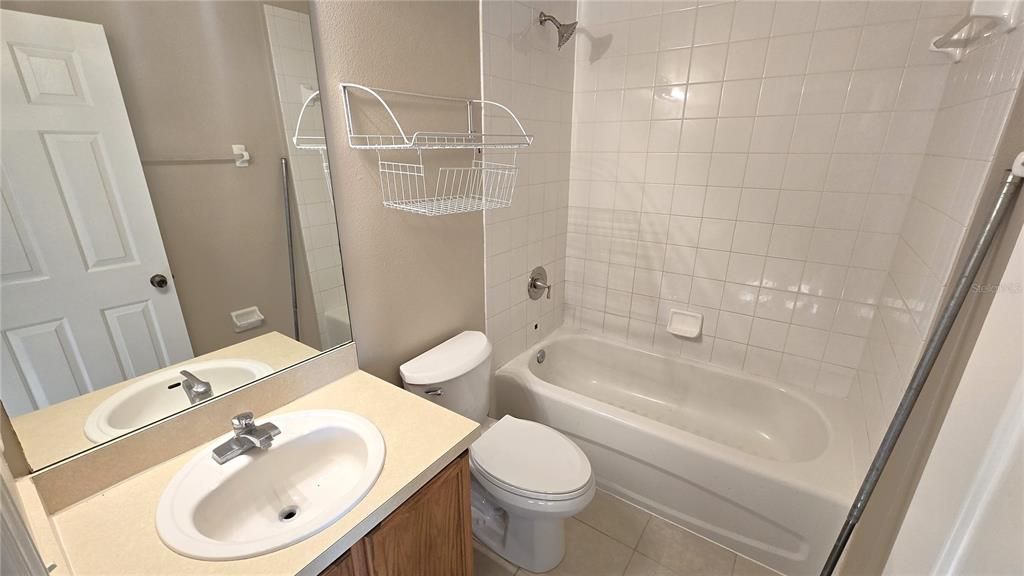 For Rent: $1,900 (3 beds, 2 baths, 1306 Square Feet)