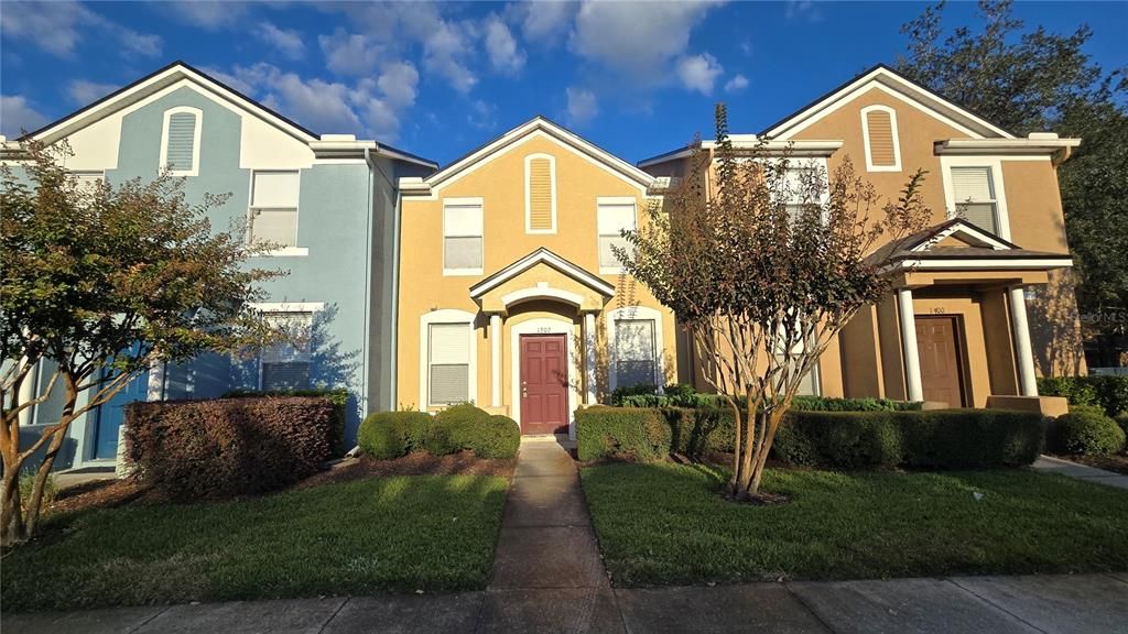 For Rent: $1,900 (3 beds, 2 baths, 1306 Square Feet)