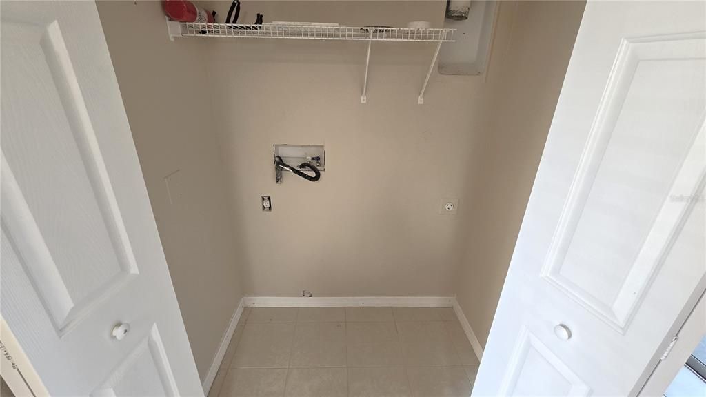 For Rent: $1,900 (3 beds, 2 baths, 1306 Square Feet)