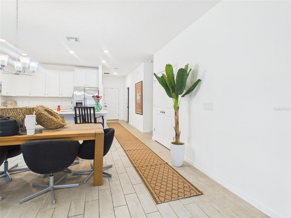 На продажу: $307,900 (3 спален, 2 ванн, 1755 Квадратных фут)