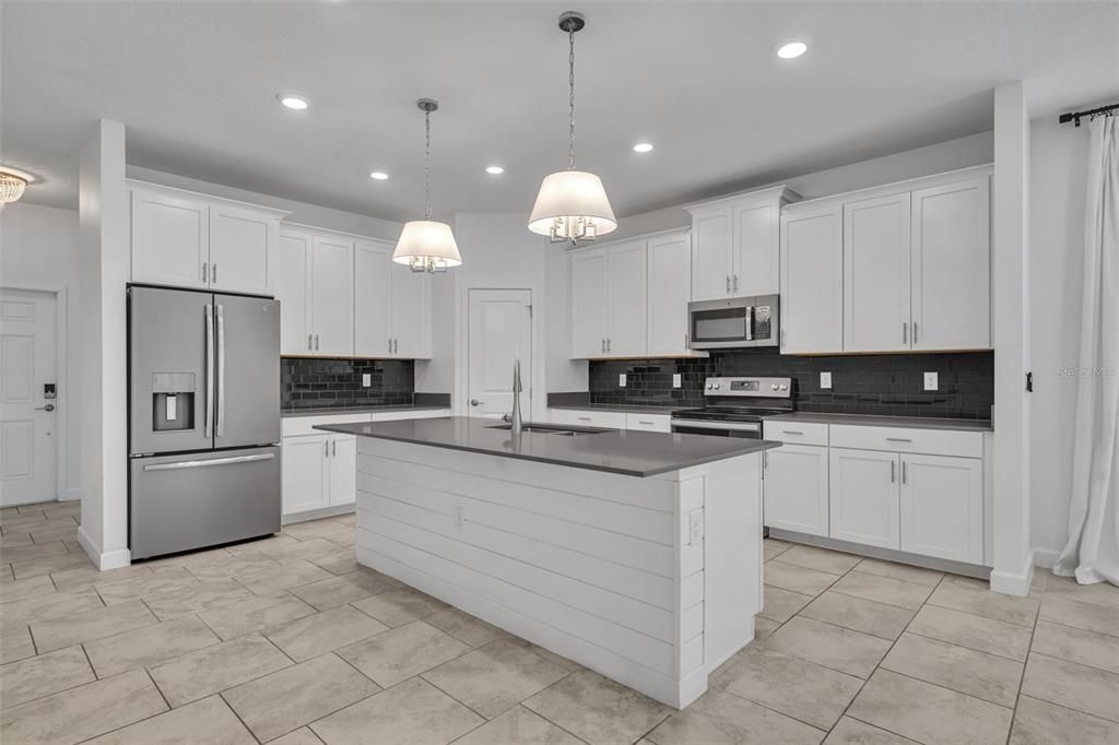 For Sale: $639,000 (3 beds, 2 baths, 2090 Square Feet)