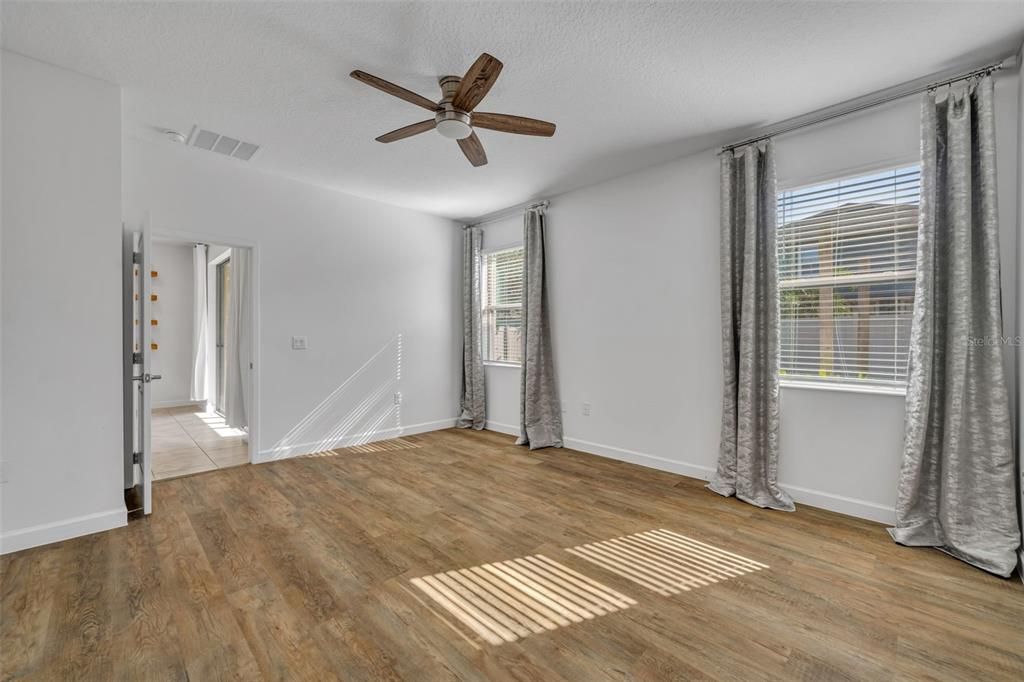 For Sale: $639,000 (3 beds, 2 baths, 2090 Square Feet)