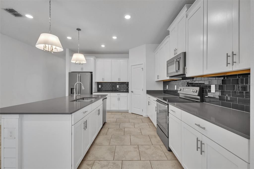 For Sale: $639,000 (3 beds, 2 baths, 2090 Square Feet)