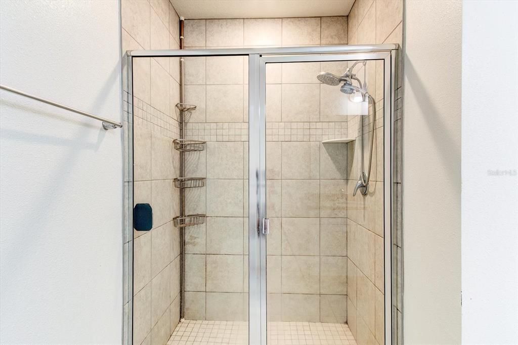 待售: $370,000 (4 贝兹, 2 浴室, 1766 平方英尺)