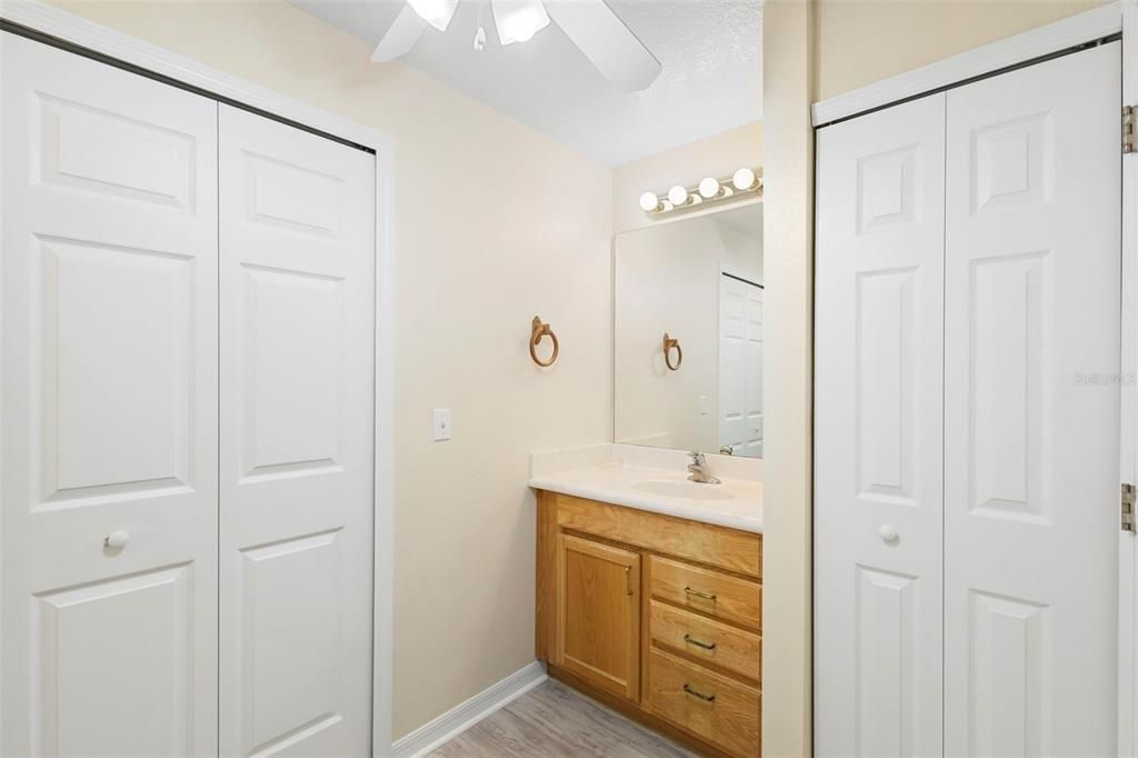 待售: $498,000 (4 贝兹, 2 浴室, 1956 平方英尺)