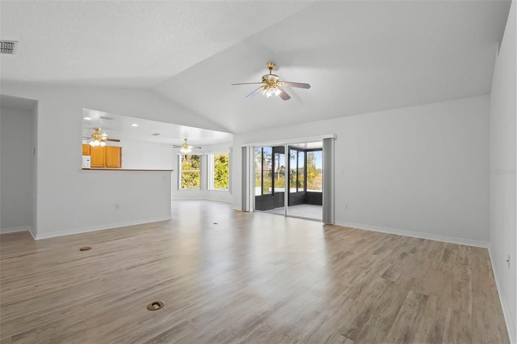 待售: $498,000 (4 贝兹, 2 浴室, 1956 平方英尺)