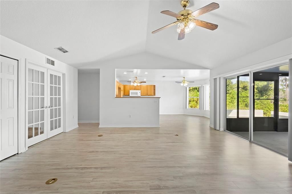 待售: $498,000 (4 贝兹, 2 浴室, 1956 平方英尺)