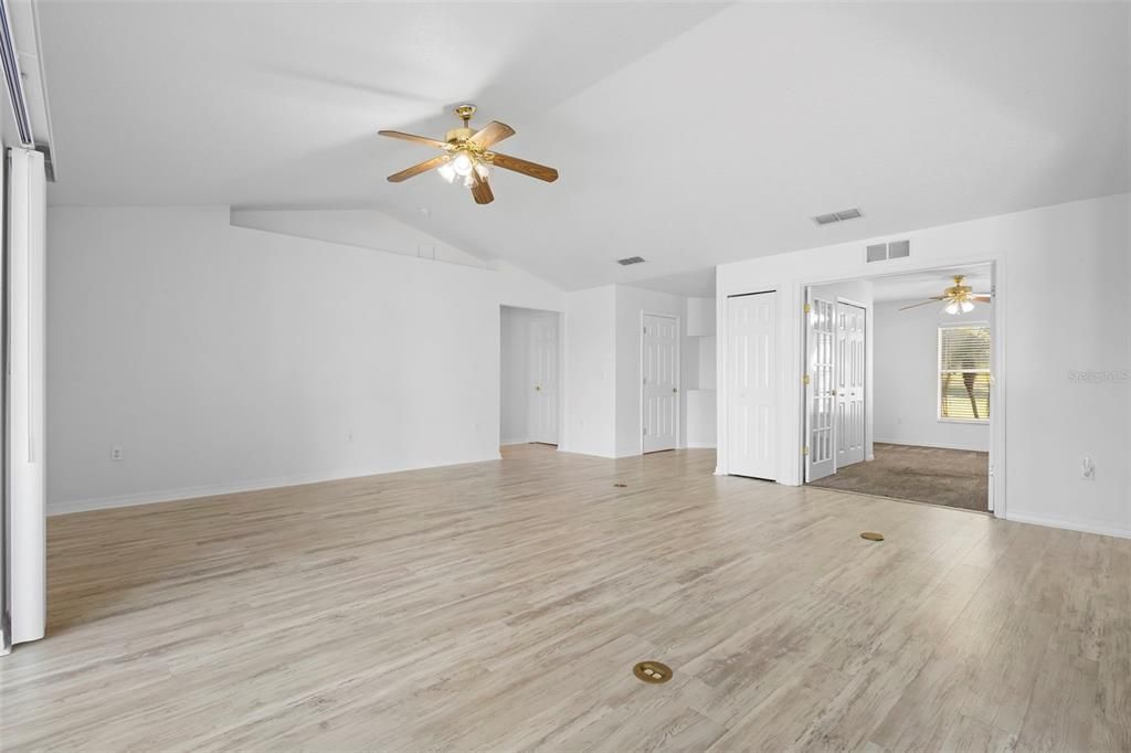 待售: $498,000 (4 贝兹, 2 浴室, 1956 平方英尺)