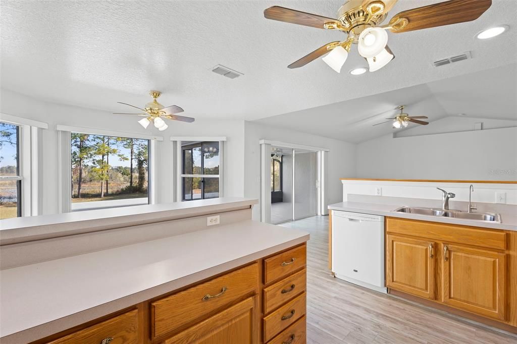 待售: $498,000 (4 贝兹, 2 浴室, 1956 平方英尺)