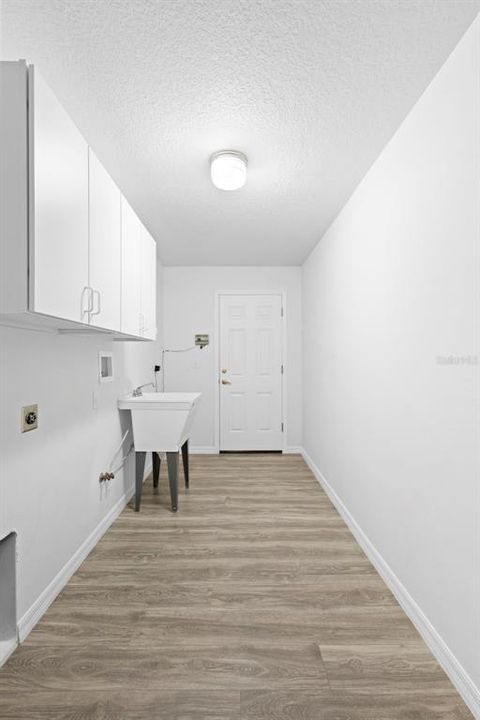 待售: $498,000 (4 贝兹, 2 浴室, 1956 平方英尺)