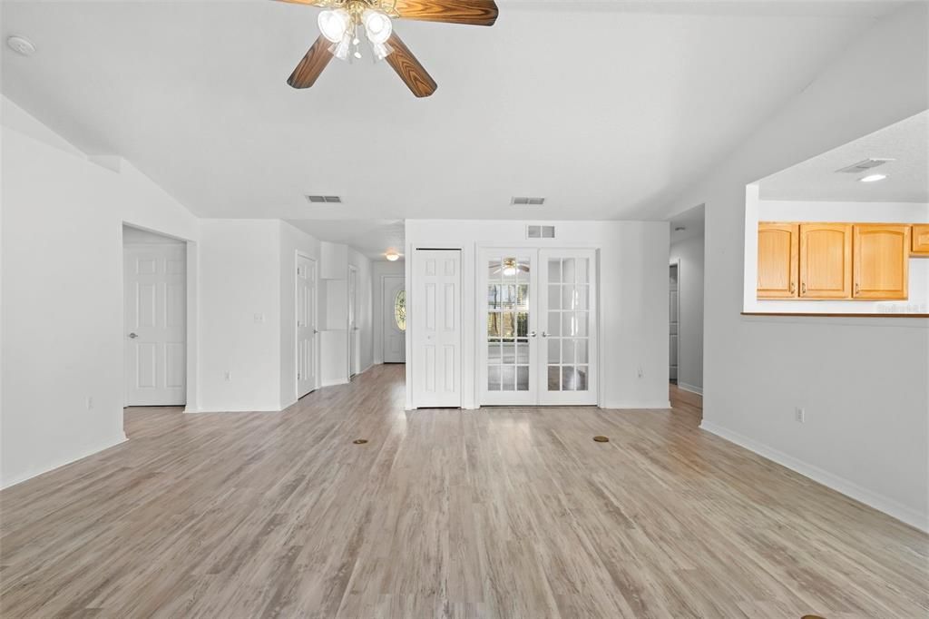 待售: $498,000 (4 贝兹, 2 浴室, 1956 平方英尺)