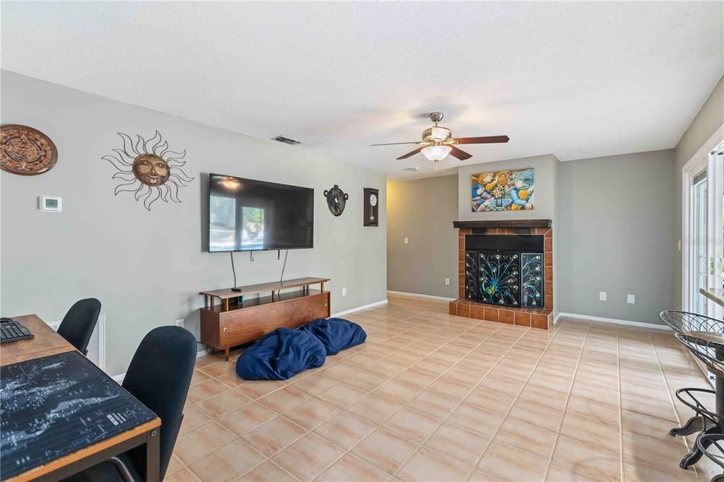 Active With Contract: $540,000 (3 beds, 2 baths, 1736 Square Feet)