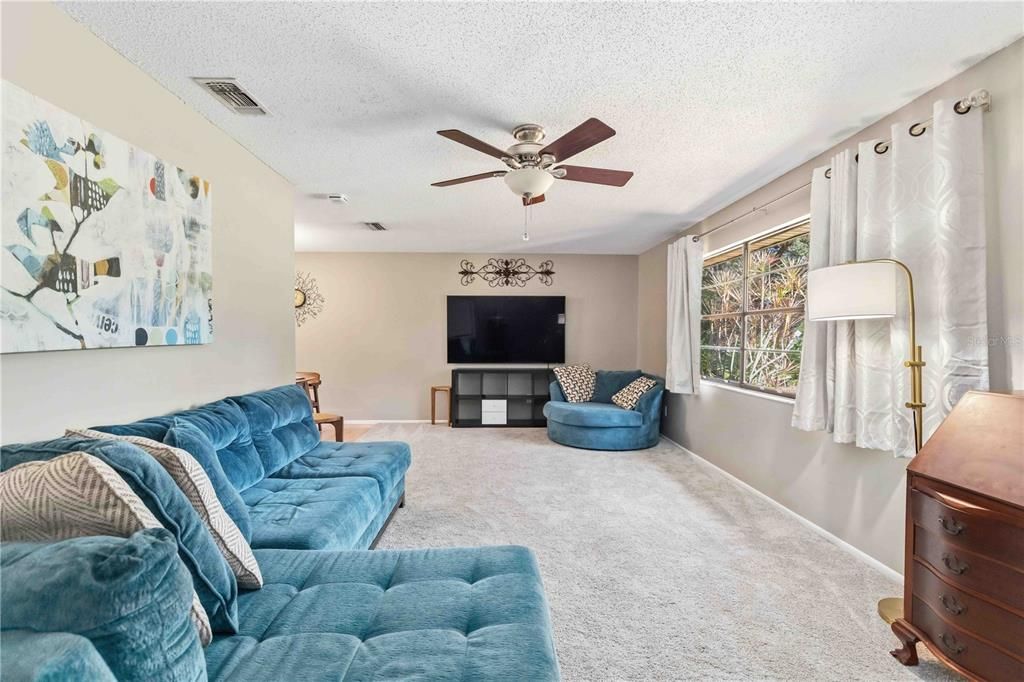 Active With Contract: $540,000 (3 beds, 2 baths, 1736 Square Feet)