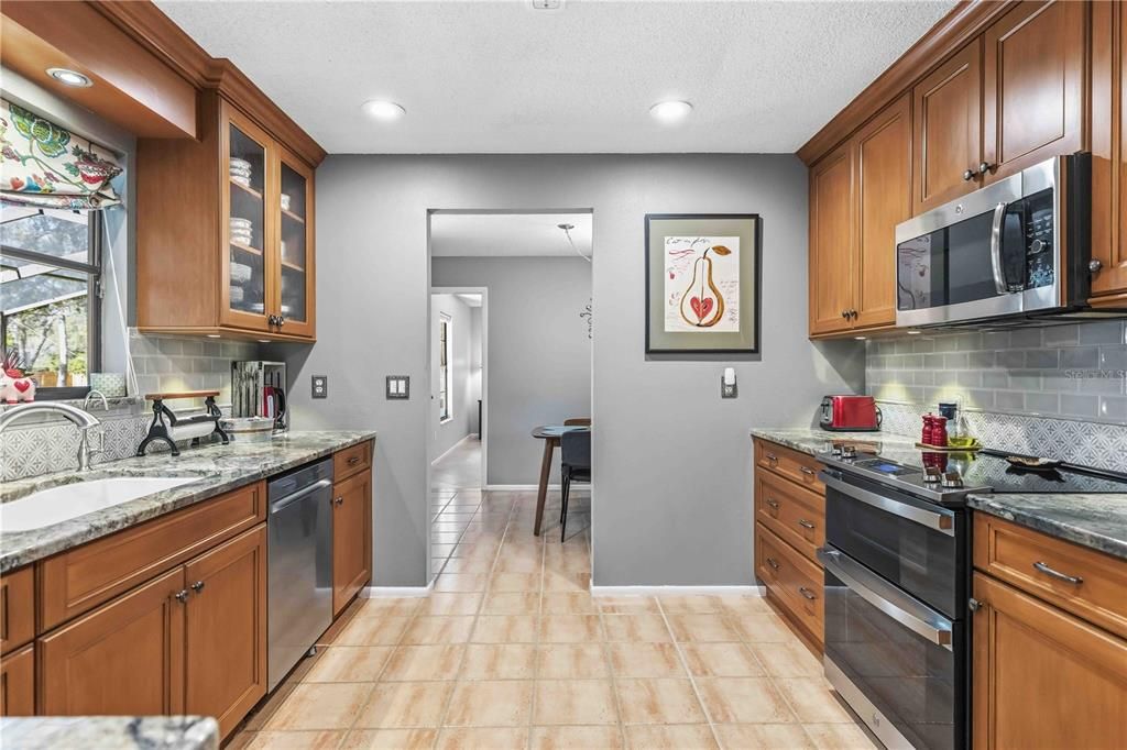 Active With Contract: $540,000 (3 beds, 2 baths, 1736 Square Feet)