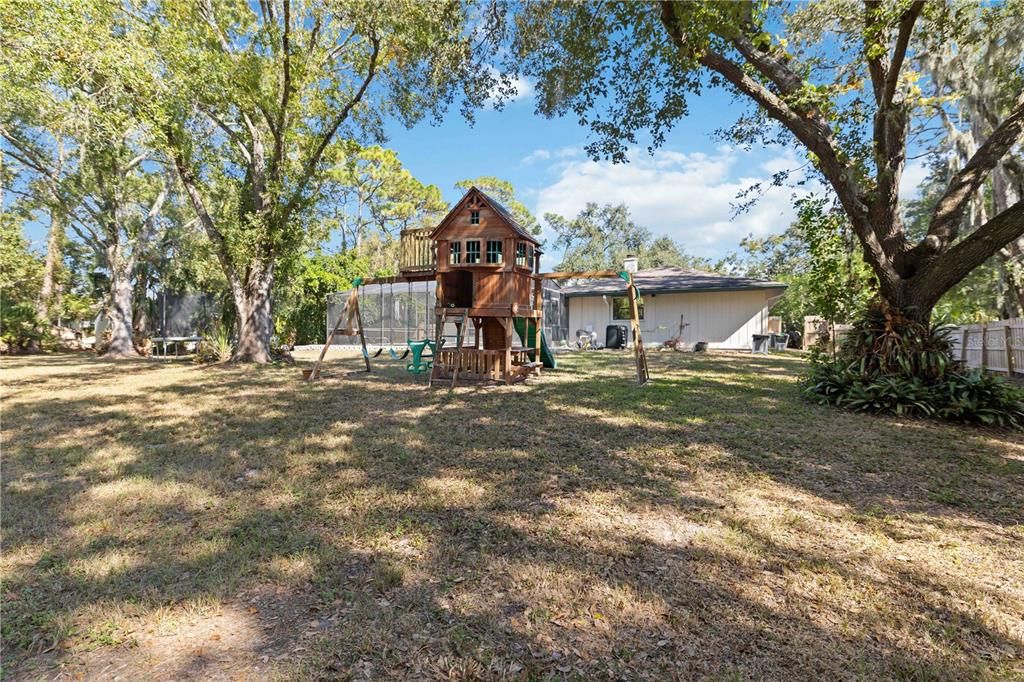 Active With Contract: $540,000 (3 beds, 2 baths, 1736 Square Feet)