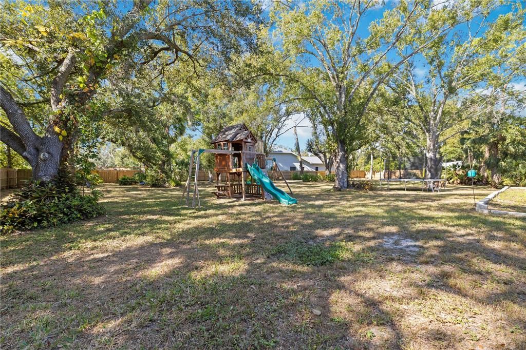 Active With Contract: $540,000 (3 beds, 2 baths, 1736 Square Feet)
