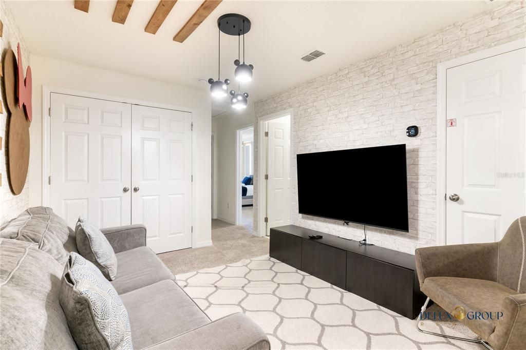 待售: $619,900 (5 贝兹, 4 浴室, 2294 平方英尺)