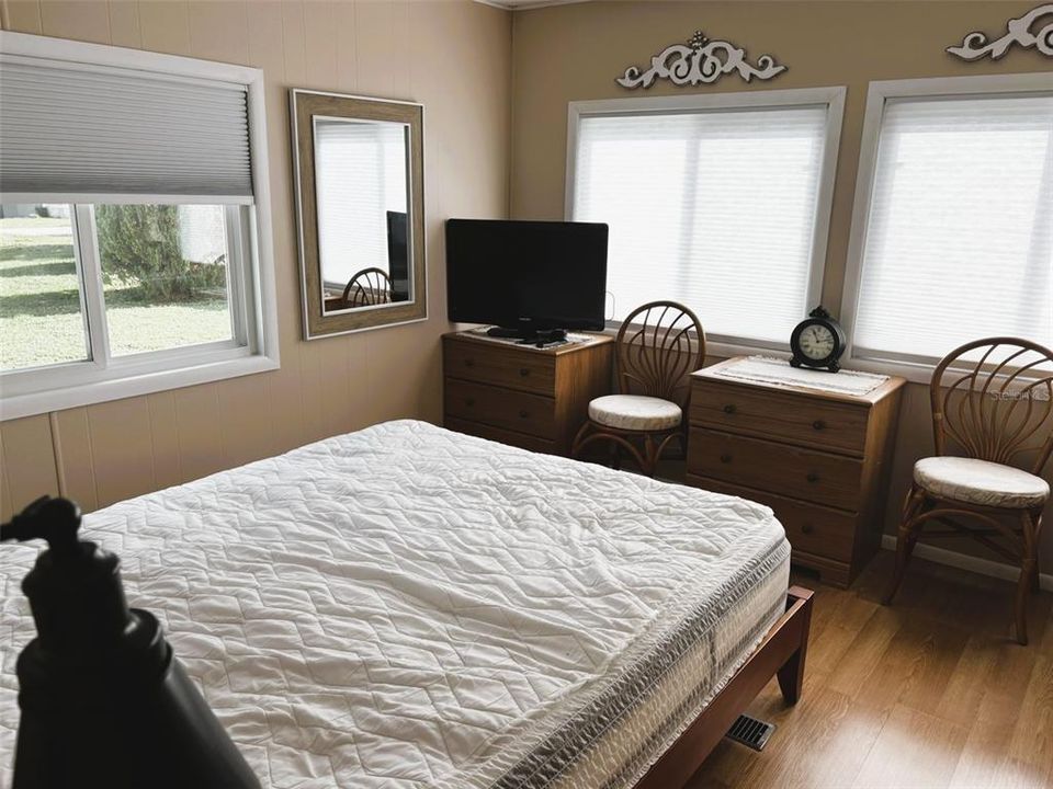 待售: $110,000 (2 贝兹, 2 浴室, 672 平方英尺)