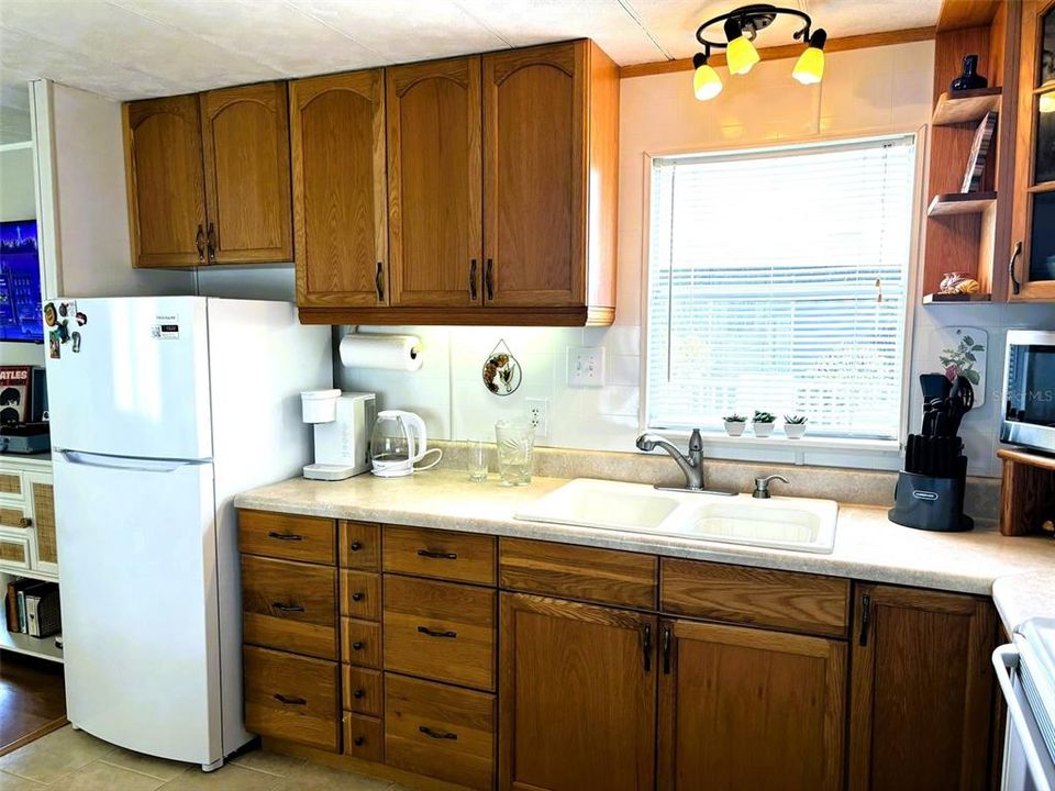 待售: $110,000 (2 贝兹, 2 浴室, 672 平方英尺)