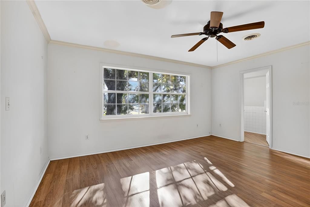 For Sale: $409,900 (4 beds, 2 baths, 2114 Square Feet)