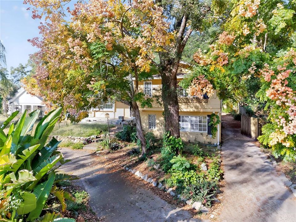 For Sale: $409,900 (4 beds, 2 baths, 2114 Square Feet)