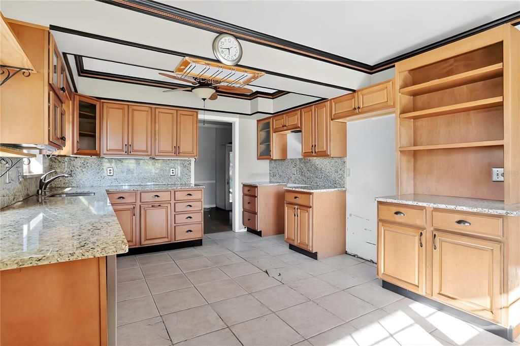 For Sale: $409,900 (4 beds, 2 baths, 2114 Square Feet)