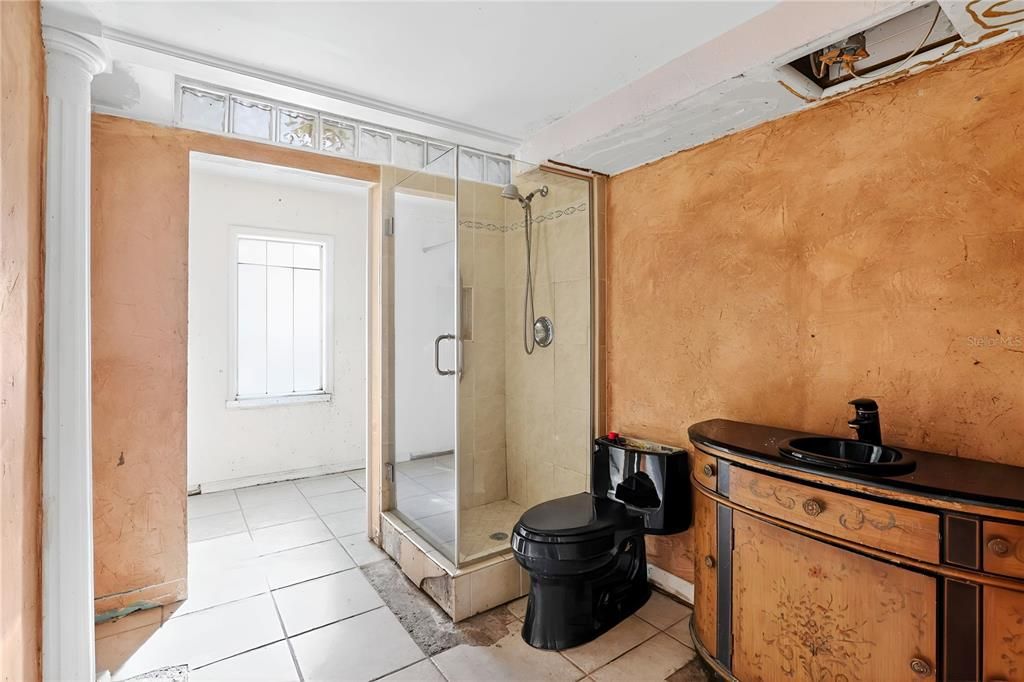 For Sale: $409,900 (4 beds, 2 baths, 2114 Square Feet)