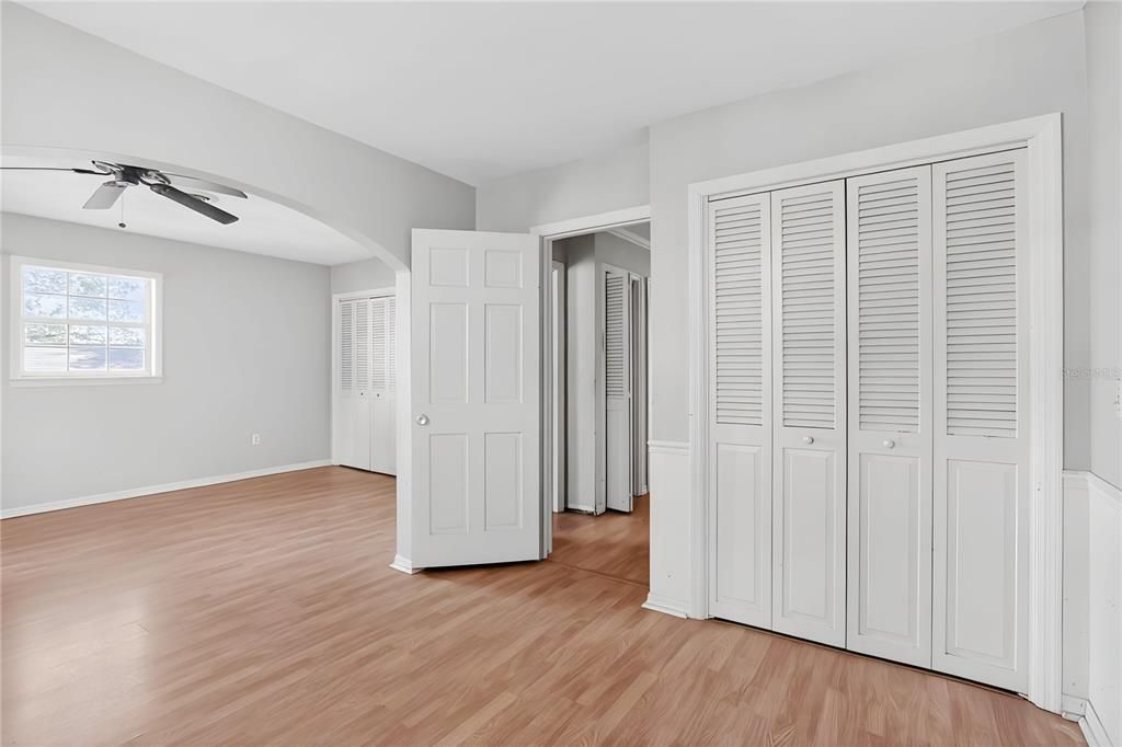 For Sale: $409,900 (4 beds, 2 baths, 2114 Square Feet)